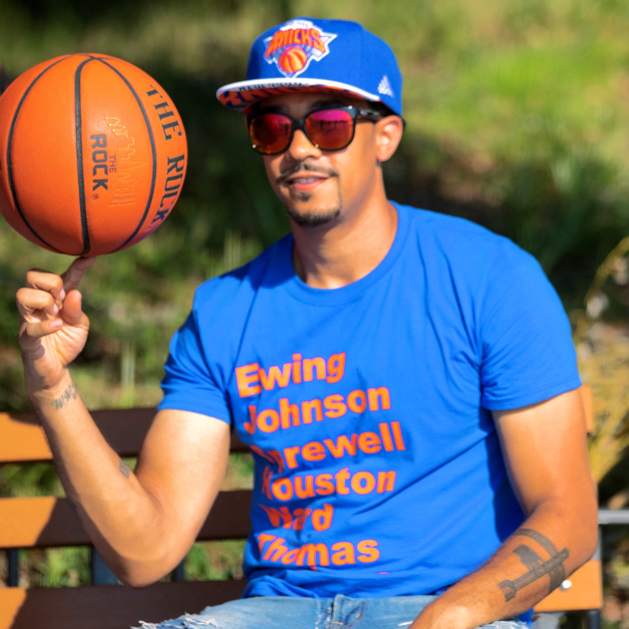 Underdogs ('98-'99) NY Knicks Roster T-Shirt - OmniFan